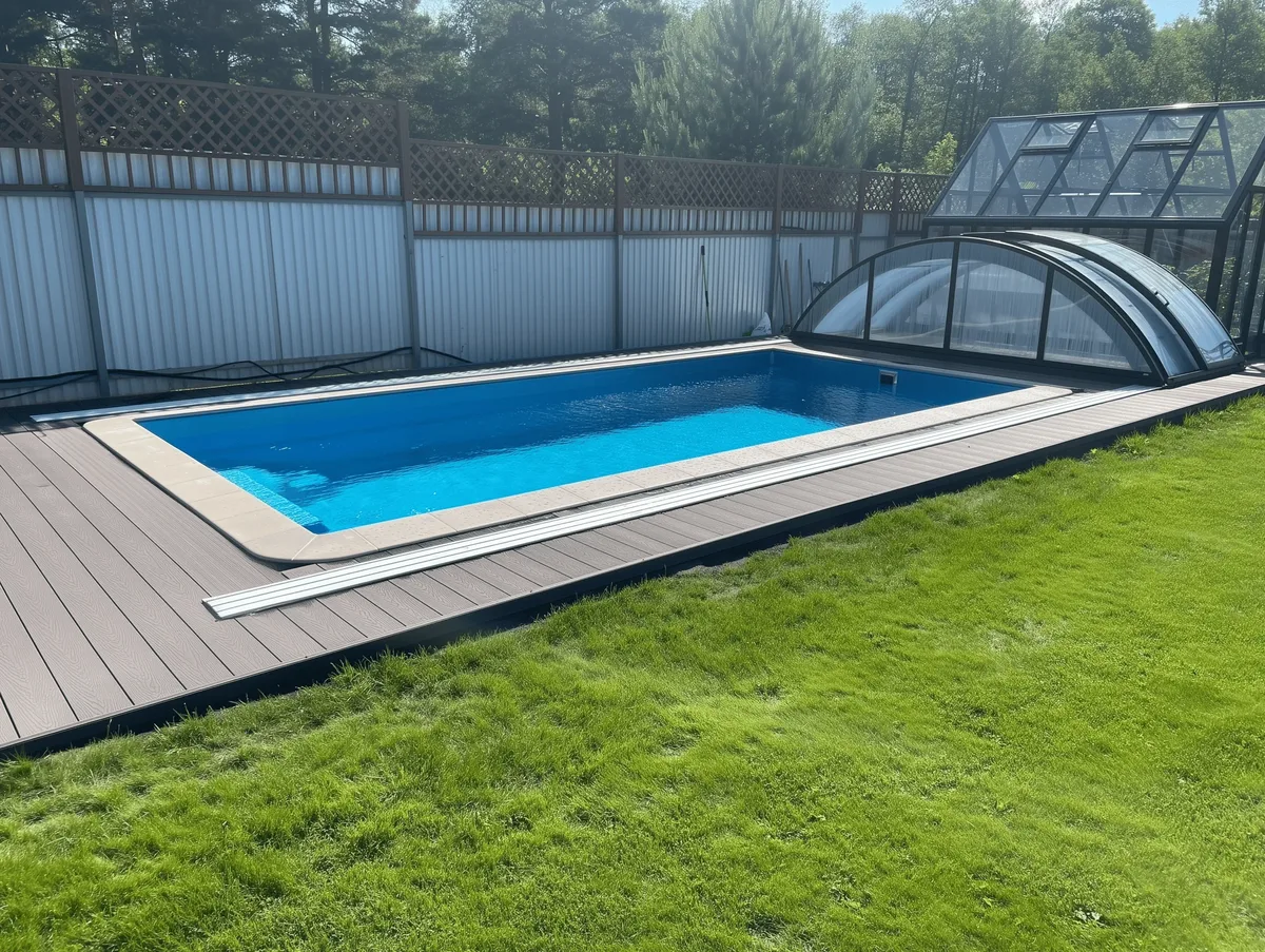 Laguna 7 на участке в Салехарде