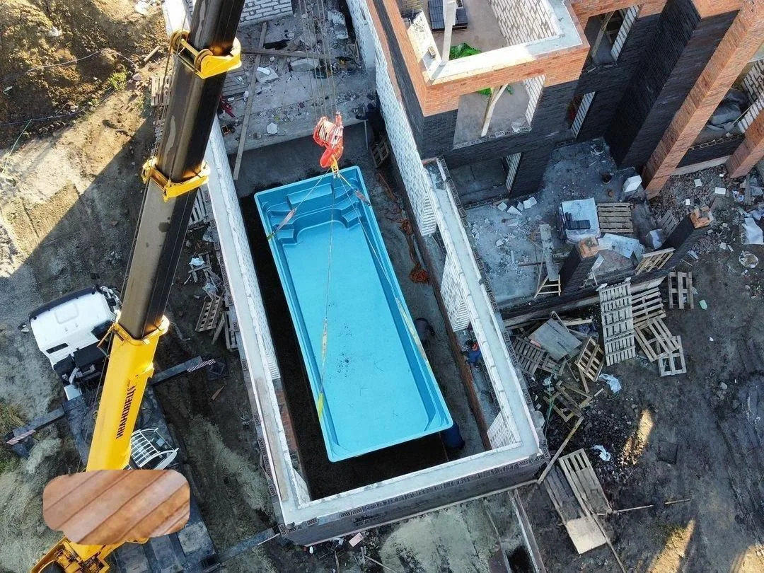 Laguna 9 — зона отдыха у бассейна в Салехарде